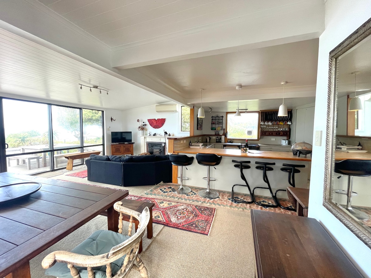 Full kitchen image 1